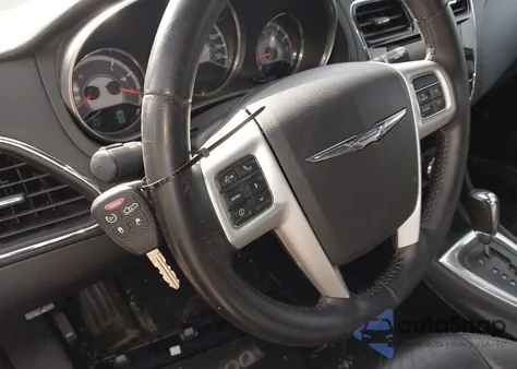 2012 Chrysler 200 Limited z USA, uszkodzony, nr VIN 1C3CCBCG3CN326640